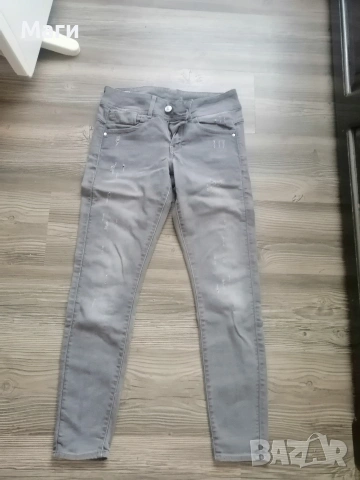 Два модела дамски дънки