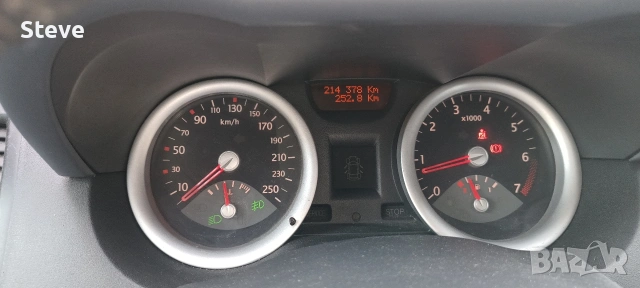 Рено Меган 2 Газ, снимка 8 - Автомобили и джипове - 54347368