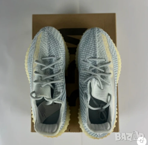 маратонки Adidas Yeezy Boost 350 V2 „Cloud White“ Номер 45 1/3, снимка 3 - Маратонки - 54963113