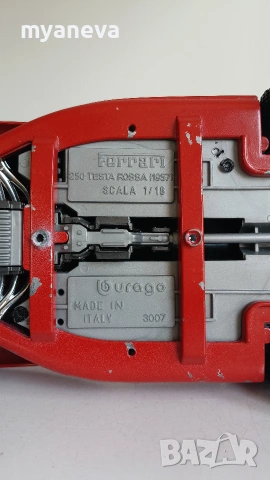 Ferrari 250 Testa Rossa от 1957 г. в мащаб 1:18, Bburago , произведен в Италия. , снимка 10 - Колекции - 54991208