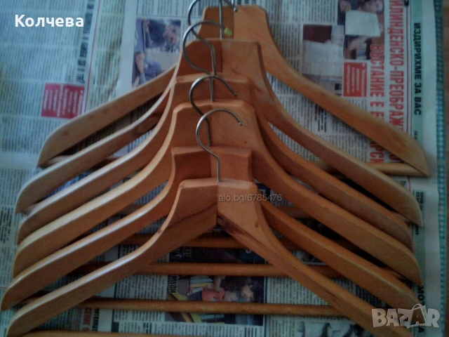 продавам стар модел дървена, разтегателна маса и диван, снимка 9 - Маси - 50673279