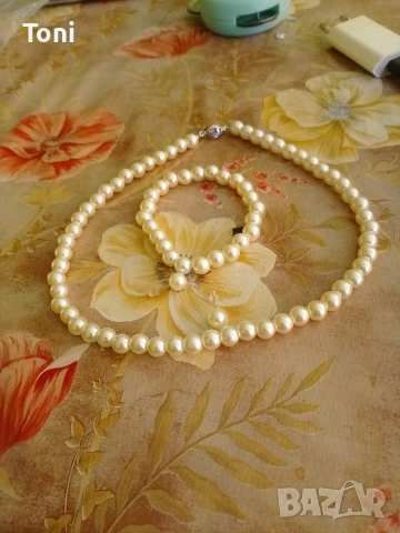 перлено колие три броя обеци и гривна, снимка 2 - Колиета, медальони, синджири - 53977693