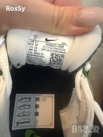 Дамски Nike V2K , снимка 6 - Маратонки - 54543845