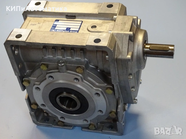 Червячен редуктор Bonfiglioli W86U23HSB3 gear reducer i=23 size-86, снимка 6 - Резервни части за машини - 54580436