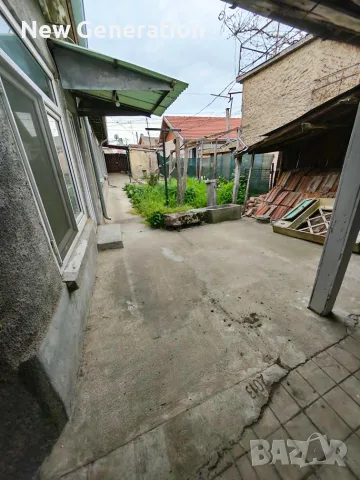 Къща в Центъра на гр.Силистра, на 100м от Дунавската градина, с нов покрив и дограма, 9 стаи, снимка 2 - Къщи - 55515855