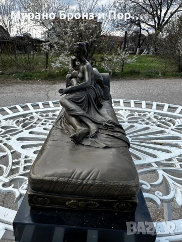 Масивна бронзова скулптура "Полин Бонапарт като Венера" (A. Canova) – 6 кг, подпис на автора, снимка 3 - Антикварни и старинни предмети - 53985612