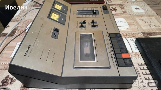 Продавам ретро касетен дек TOSHIBA, снимка 8 - Декове - 53968361