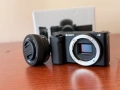 Продавам Sony ZV-E10 с оригиналния китов обектив 16-50mm., снимка 2