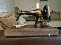 Продавам ръчна шевна машина SINGER /1+1/, снимка 1