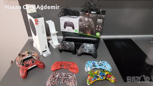 Xbox Series S with 4 Controllers and Accessories + 1 Month of Gamepass Ultimate