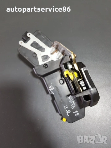 Заключващ механизъм за задна дясна врата за Hyundai Santa Fe 2.7 (2003)