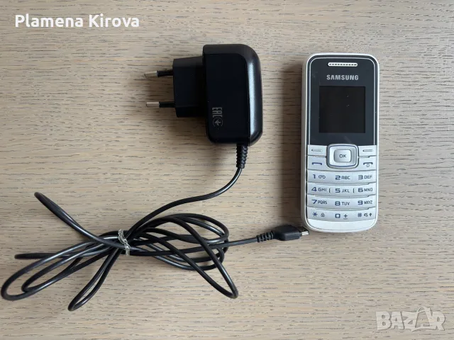 Samsung GT-E1050 с копчета + зарядно устройство
