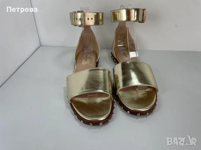 Valentino Garavani Rockstud Кожени сандали 38 Оригинал, снимка 3 - Сандали - 54960621