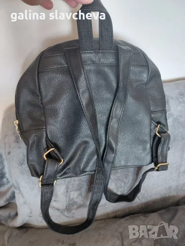 Дамска кожена раничка, снимка 4 - Раници - 55703494