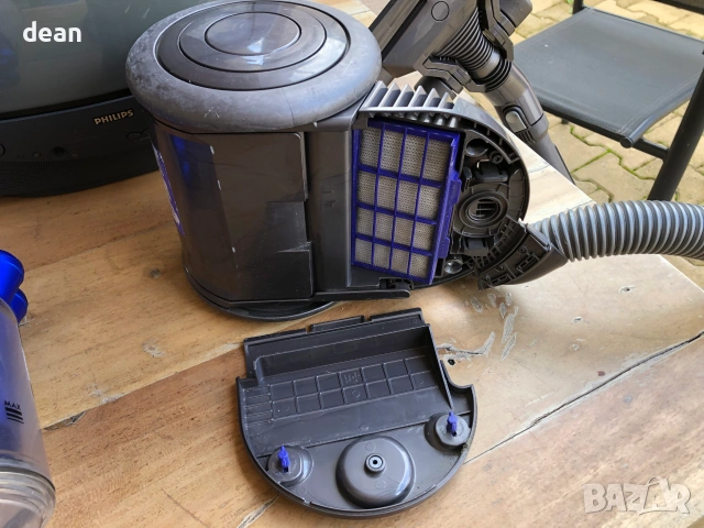 Мини прахосмукачка Dyson, снимка 3 - Прахосмукачки - 55039027