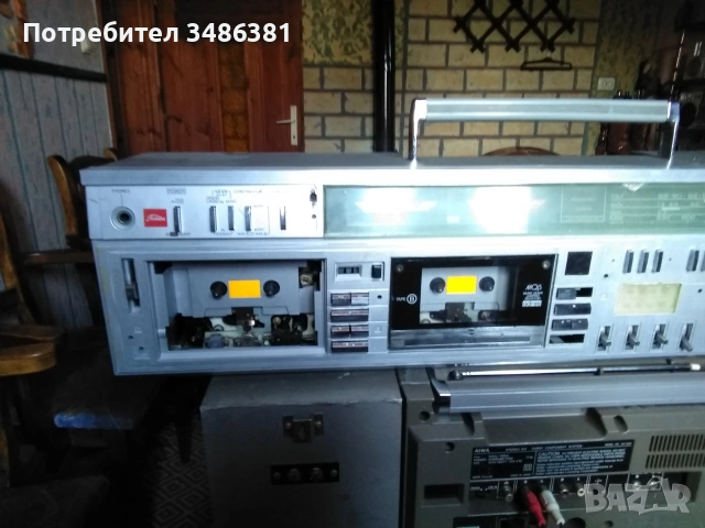 TOSHIBA RT S 983, снимка 2 - Радиокасетофони, транзистори - 54158366