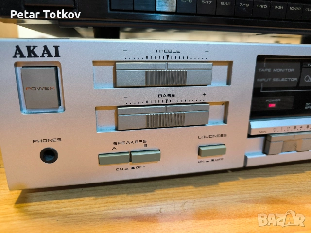 Усилвател Akai AM-A201 с тунер Pioneer F-225, снимка 2 - Ресийвъри, усилватели, смесителни пултове - 54540056