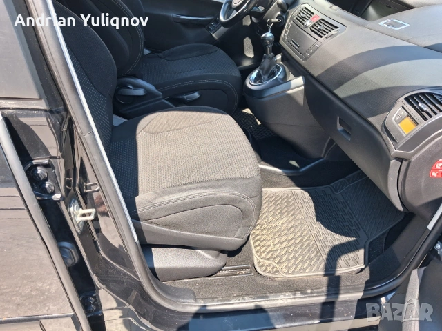 Citroen C4 Picasso, снимка 7 - Автомобили и джипове - 55061971