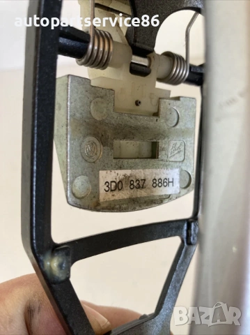 Външна дръжка за задна дясна врата, сребриста за Volkswagen Phaeton (2008) 3D0837886H, снимка 2 - Части - 54164966