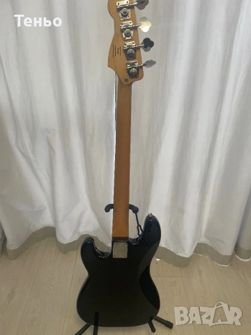Продавам бас китара Squier, снимка 6 - Китари - 54017581