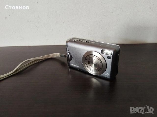 FUJIFILM FinePix F20 Zoom 6 MP 3x Optical Zoom, снимка 2 - Фотоапарати - 54753013