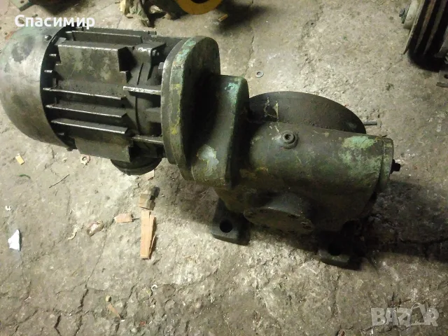 Ел двигател моторедуктор 1,1 kw на 1400 обр трифазен изходящи 12,5 обр, снимка 2 - Електродвигатели - 55364353
