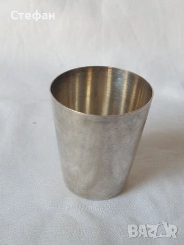 Сребърна чашка