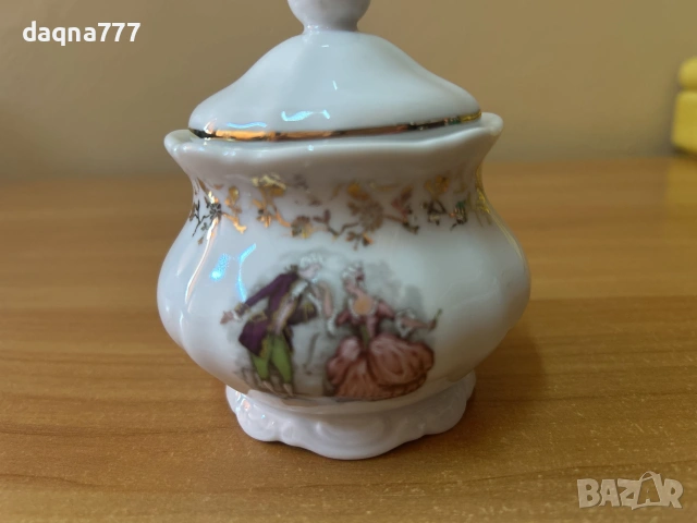 Винтидж порцеланова захарница Mitterteich Bavaria - романтичен мотив и златен кант, снимка 11 - Сервизи - 54983554