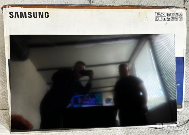 Чисто нов телевизор SAMSUNG UE49MU7005T със счупен екран за части