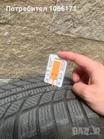 Зимни гуми 225 45 17 DOT25, снимка 4 - Гуми и джанти - 55190231