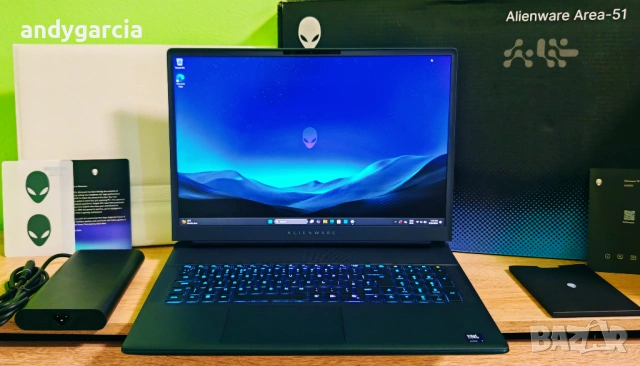Dell Alienware 18/NVidia RTX 5070 8GB/Core Ultra 7 255HX/16GB RAM/1TB/18 Quad HD 144hz 100% DCI-P3, снимка 3 - Лаптопи за игри - 54651274