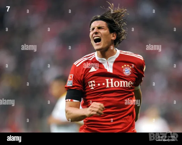 Тениски Bayern Munich Mario Gomez и бяла nike Chelsea london 