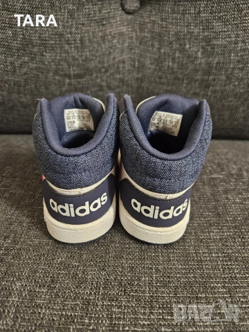 Детски обувки Adidas 22 номер, снимка 3 - Детски маратонки - 54044493