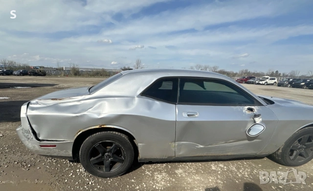 Dodge Challenger V6 , снимка 4 - Автомобили и джипове - 55069069