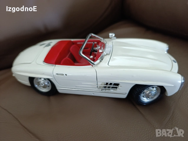 Mercedes-Benz 300 SL Roadster BURAGO- PREMIUM EDITION , снимка 4 - Колекции - 54363069
