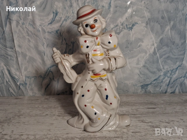 Стара Порцеланова Фигура Клоун със Забележки