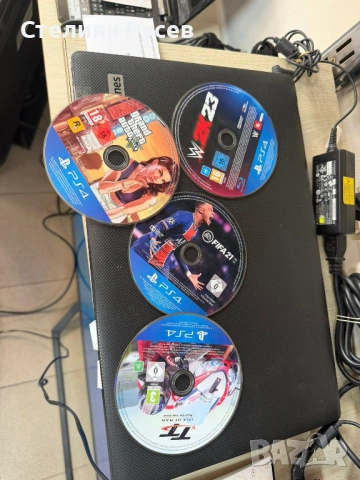 150566 play station PS4    120 евро или 234.70 лева    смр - с 2 джойстика , с 5 игри  -използван, в, снимка 3 - PlayStation конзоли - 54567695