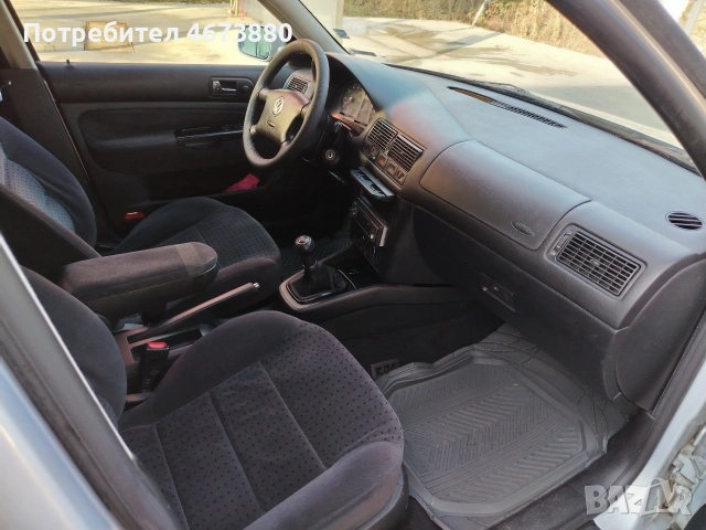Vw Golf 1.6 SR, снимка 10 - Автомобили и джипове - 54824803