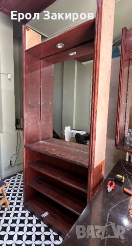 Стелаж и Тв шкаф подарява се