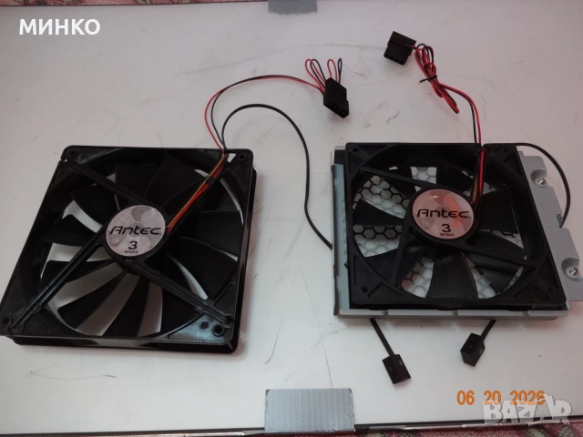 Antec 300 Three Hundred , снимка 4 - Захранвания и кутии - 54987856