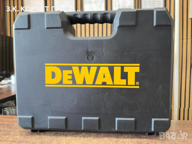 Акумулаторен винтоверт DEWALT DCD771, снимка 7 - Винтоверти - 54099110