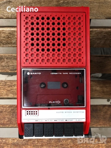 Касетофон Vintage SANYO M2541E-като Нов!, снимка 3 - Радиокасетофони, транзистори - 54654872
