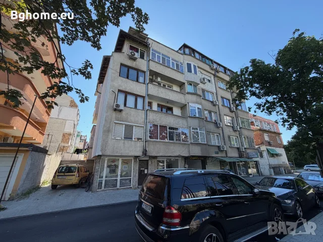 Продава се тристаен апартамент за ремонт с отличен потенциал в Бургас