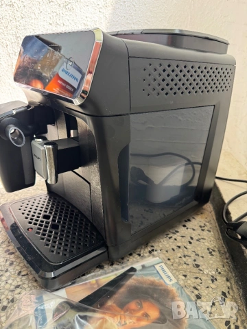 Кафеавтомат Philips 2300 EP2330/10, Автоматична Кафемашина LatteGo 4 Напитки, Тъч Дисплей, Керамична, снимка 3 - Кафемашини - 54295672