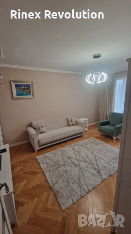 Тристаен апартамент под наем в Младежки хълм