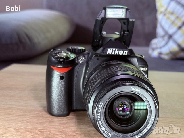 Nikon D40 с обектив Nikon AF-S DX NIKKOR 18-55mm f/3.5-5.6G II ED, снимка 11 - Фотоапарати - 55050190