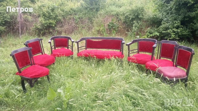 Продавам антикварна гарнитура