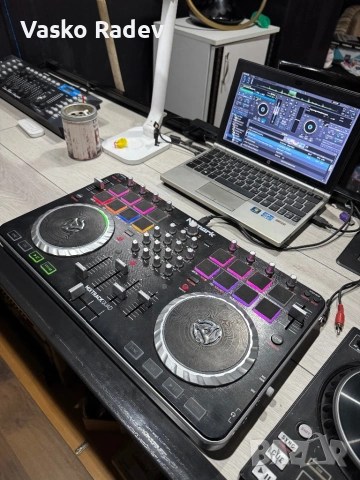 Numark mixtrack quad 
