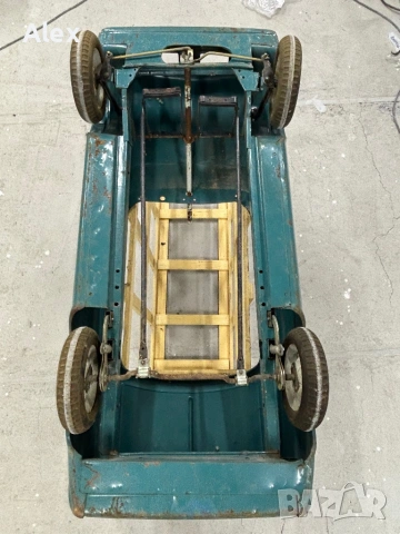 Продавам ретро детска количка Москвич, снимка 11 - Антикварни и старинни предмети - 53995644
