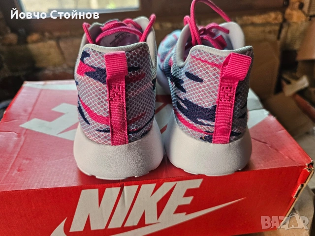 Дамски маратонки NIKE, снимка 3 - Маратонки - 54777973